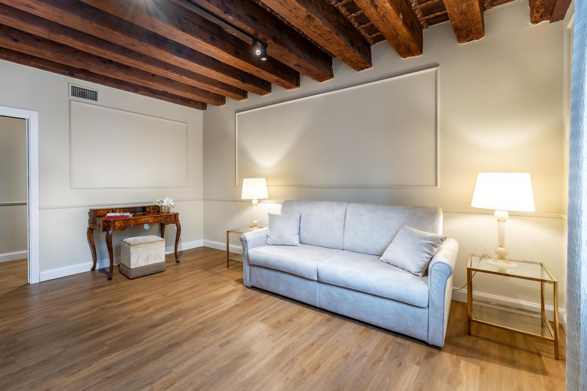 San Vio Palace Luxury Apartments Венеция Экстерьер фото