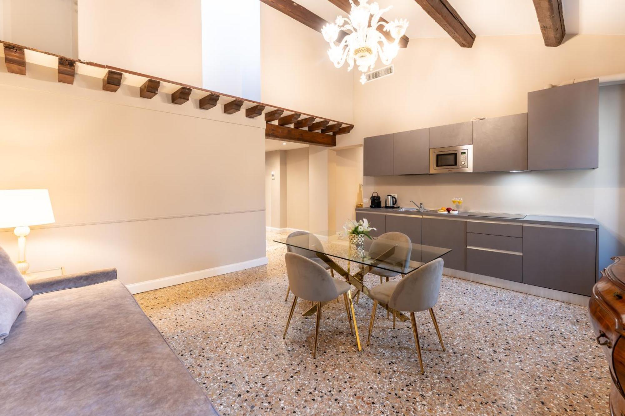 San Vio Palace Luxury Apartments Венеция Экстерьер фото