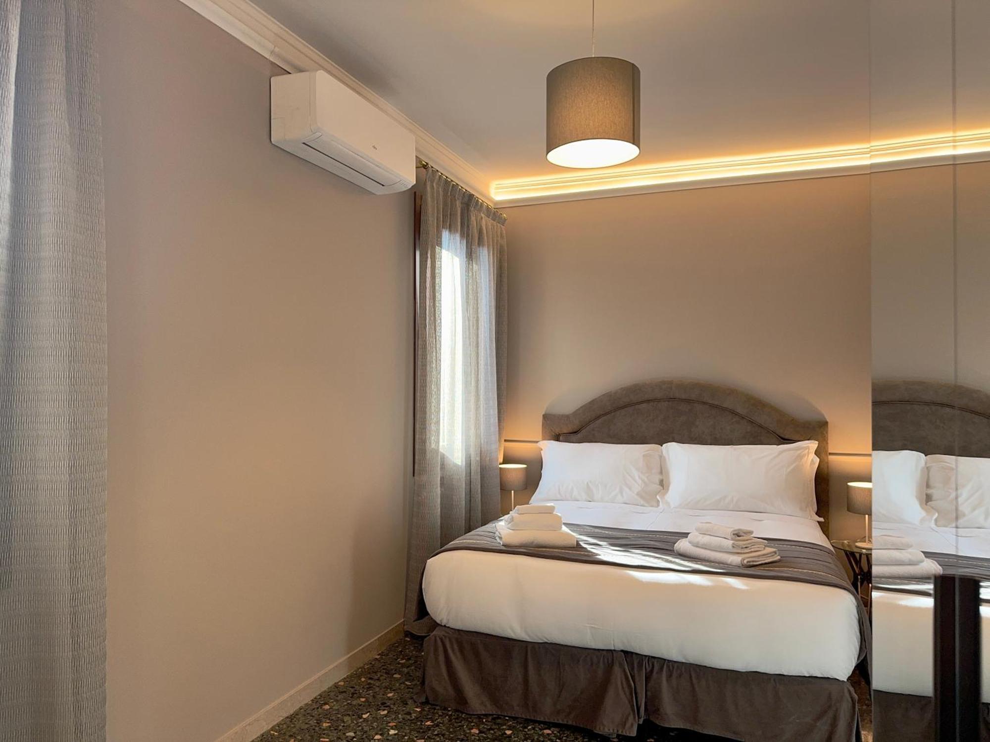 San Vio Palace Luxury Apartments Венеция Экстерьер фото