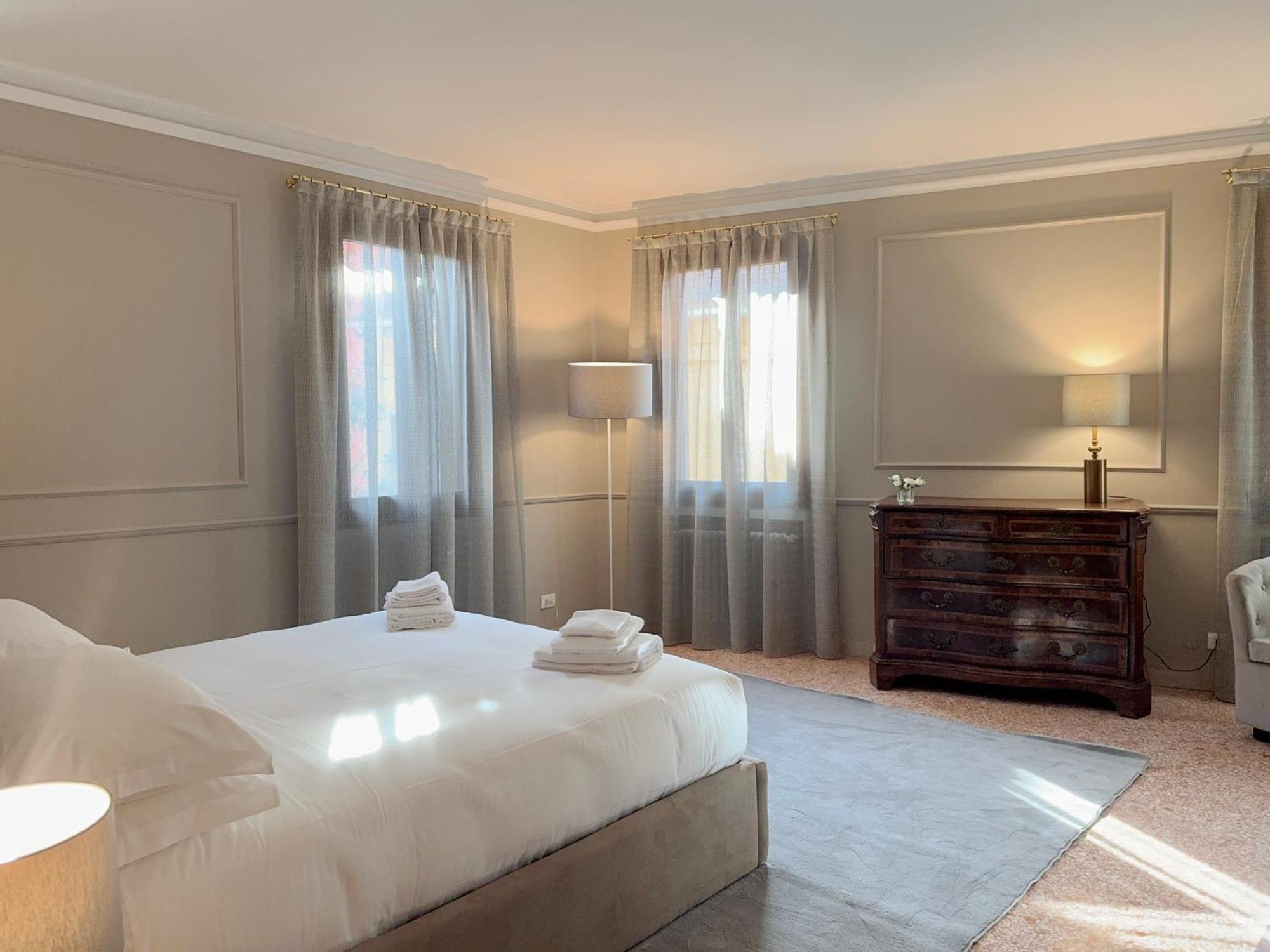 San Vio Palace Luxury Apartments Венеция Экстерьер фото