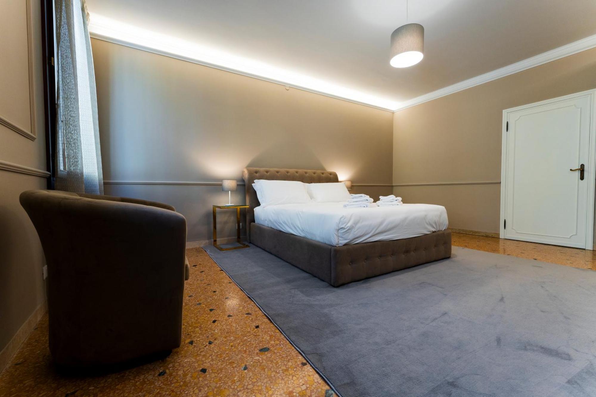 San Vio Palace Luxury Apartments Венеция Экстерьер фото