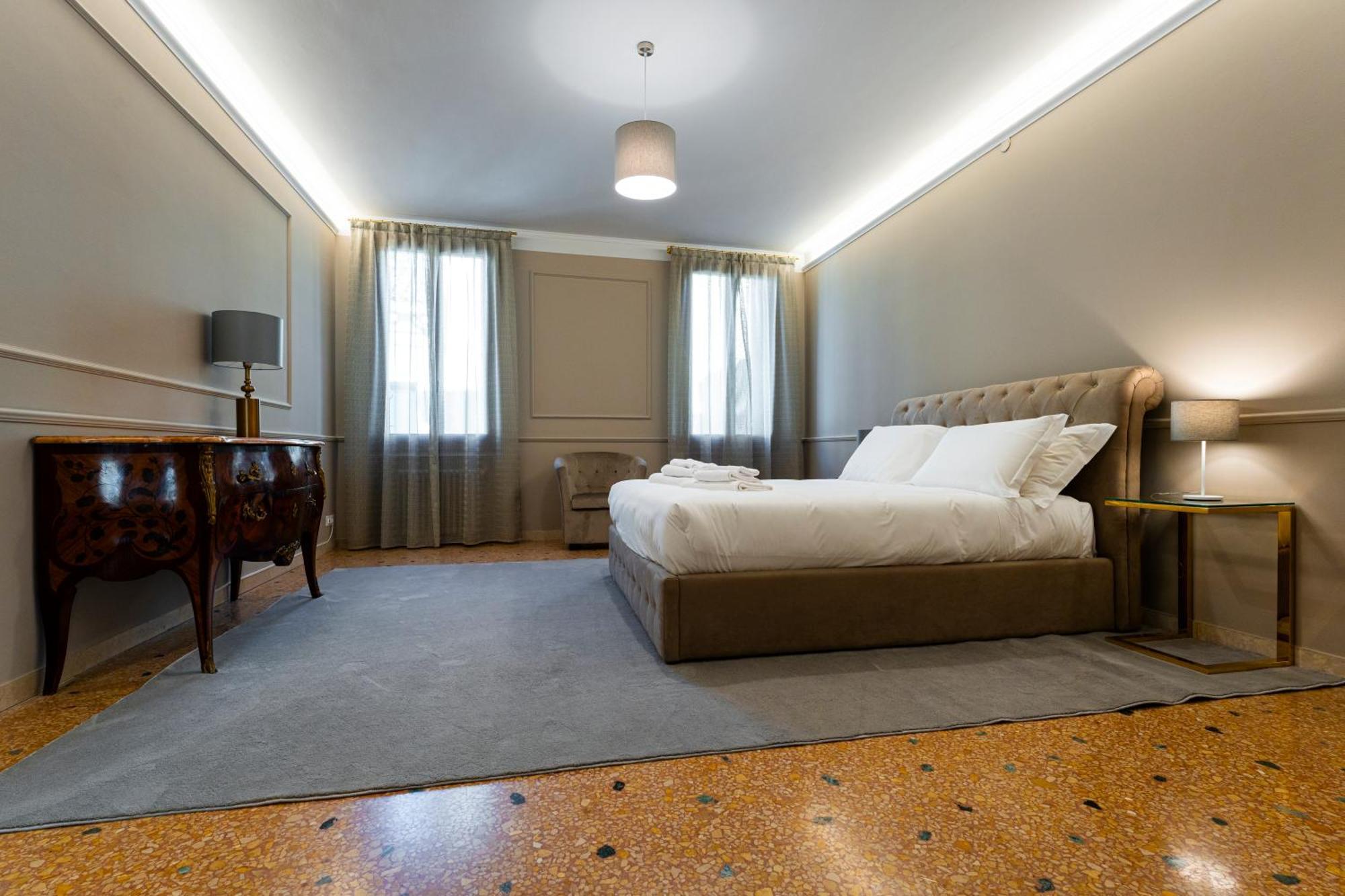 San Vio Palace Luxury Apartments Венеция Экстерьер фото