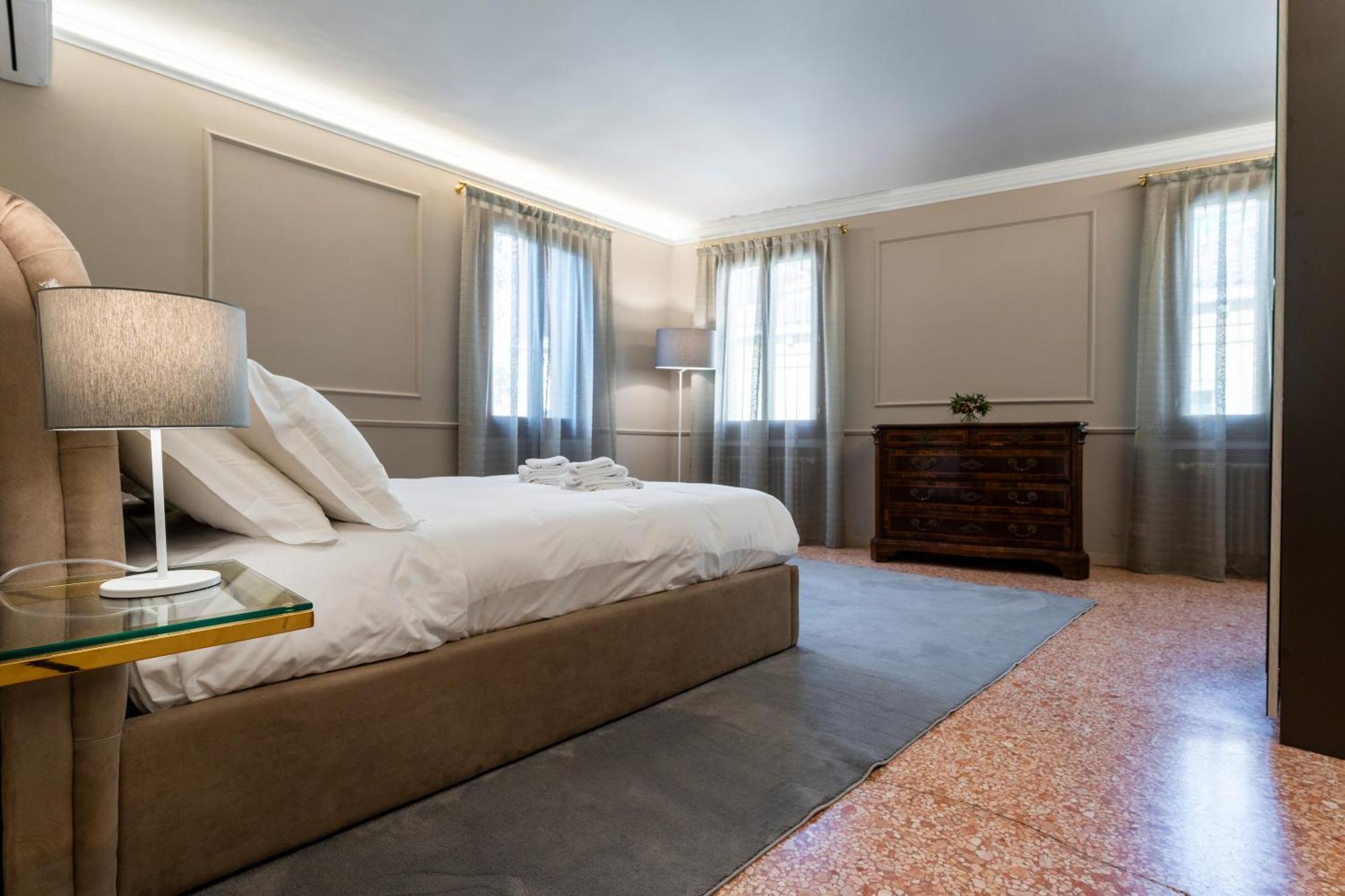 San Vio Palace Luxury Apartments Венеция Экстерьер фото